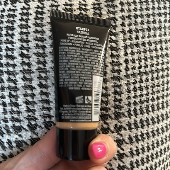 NYX Born To Glow Naturally Radiant Foundation, Medium Coverage Natural NEW - Picture 5 of 5